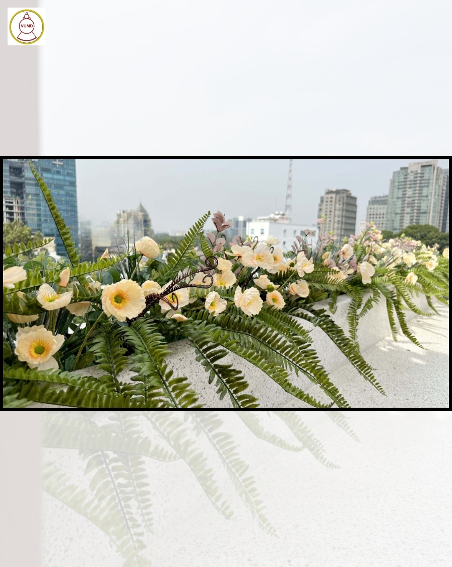 Trang trí bồn hoa nhân tạo