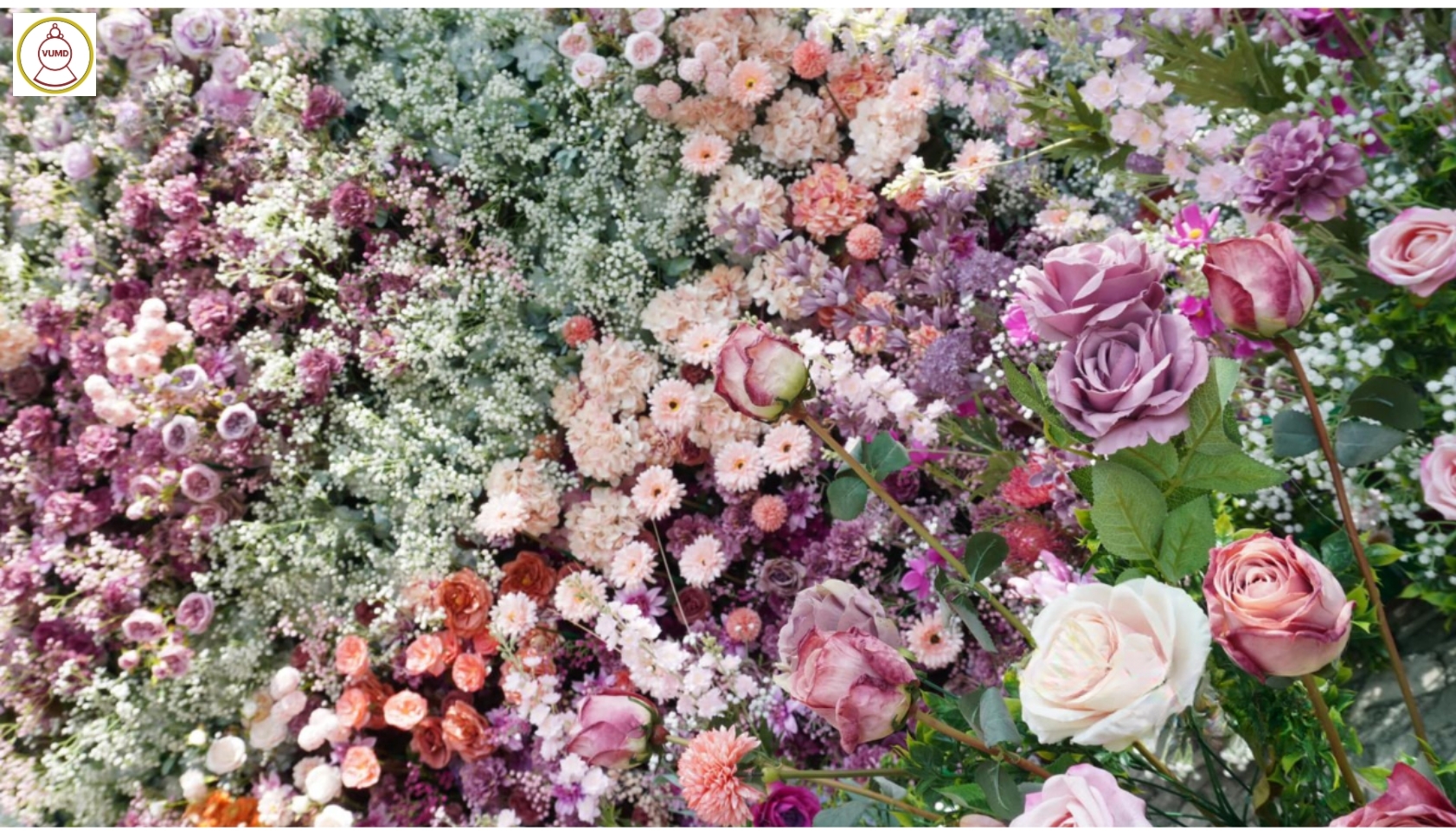 Vách hoa lụa trang trí cao cấp