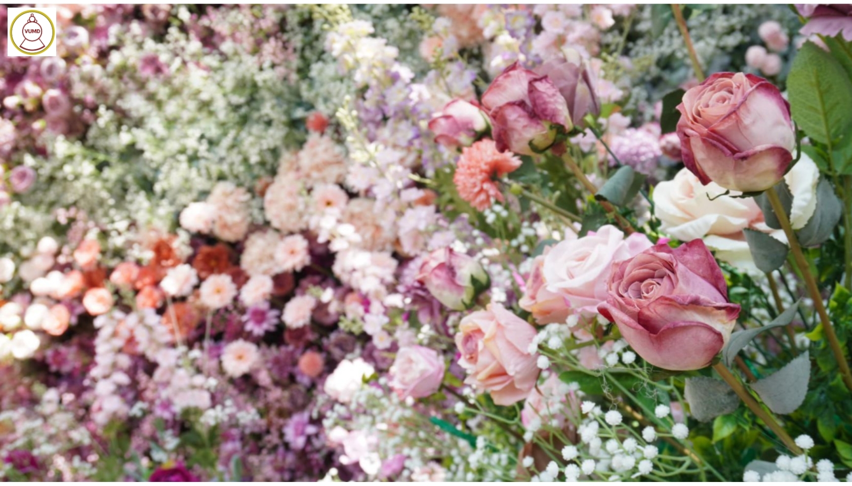 Vách hoa lụa trang trí cao cấp