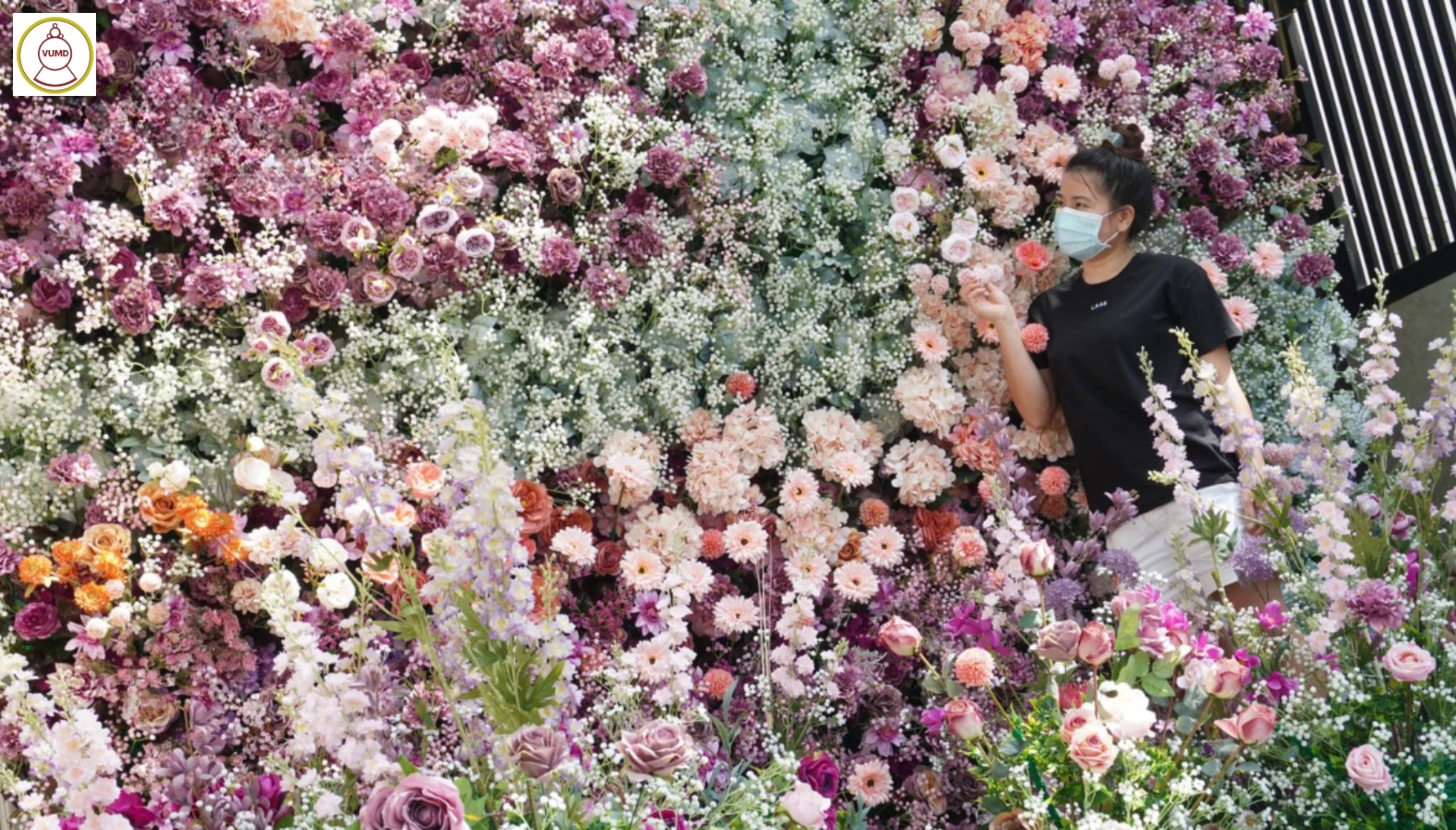 Vách hoa lụa trang trí cao cấp