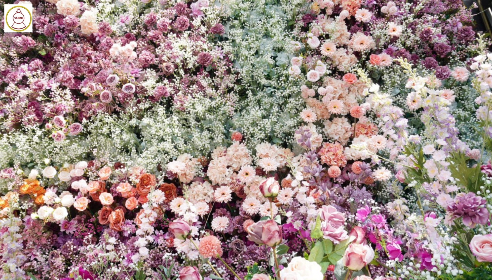 Vách hoa lụa trang trí cao cấp