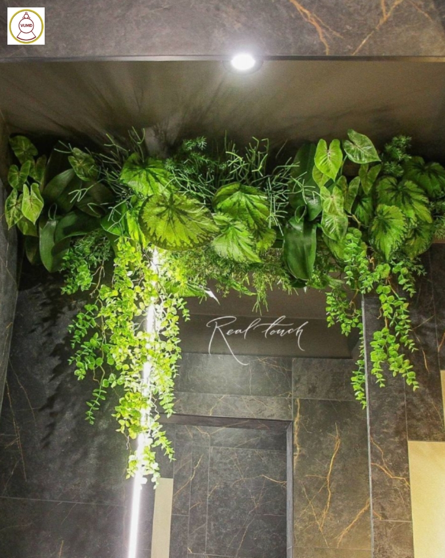 Cây nhân tạo trang trí trần nhà