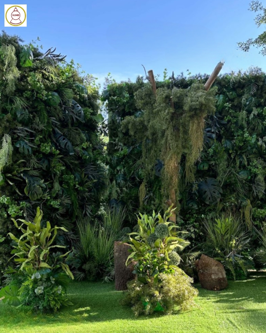 Vách cỏ lá nhân tạo