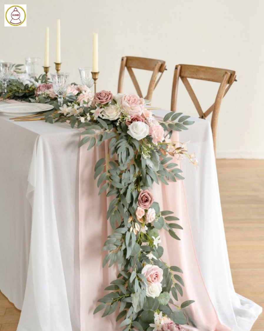 Dây hoa trang trí bàn