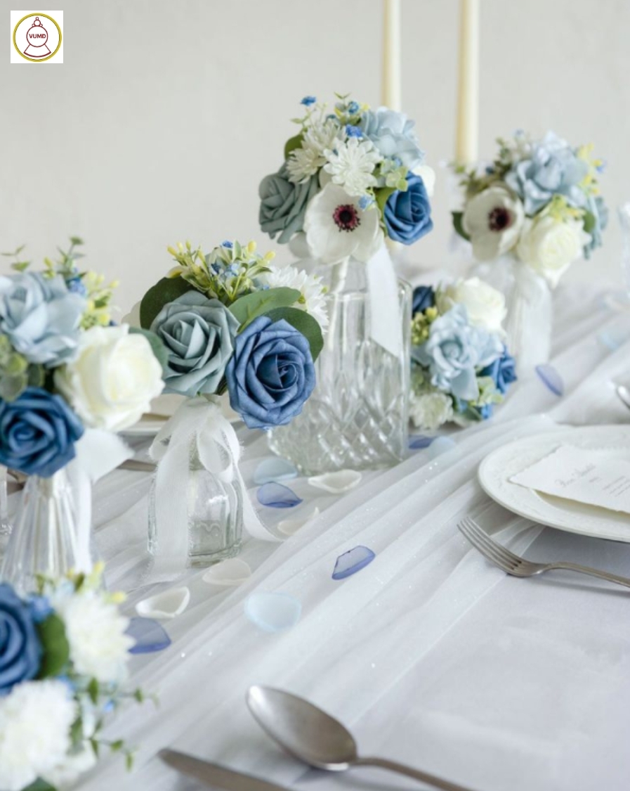 Hoa trang trí bàn Gallary tông xanh dương