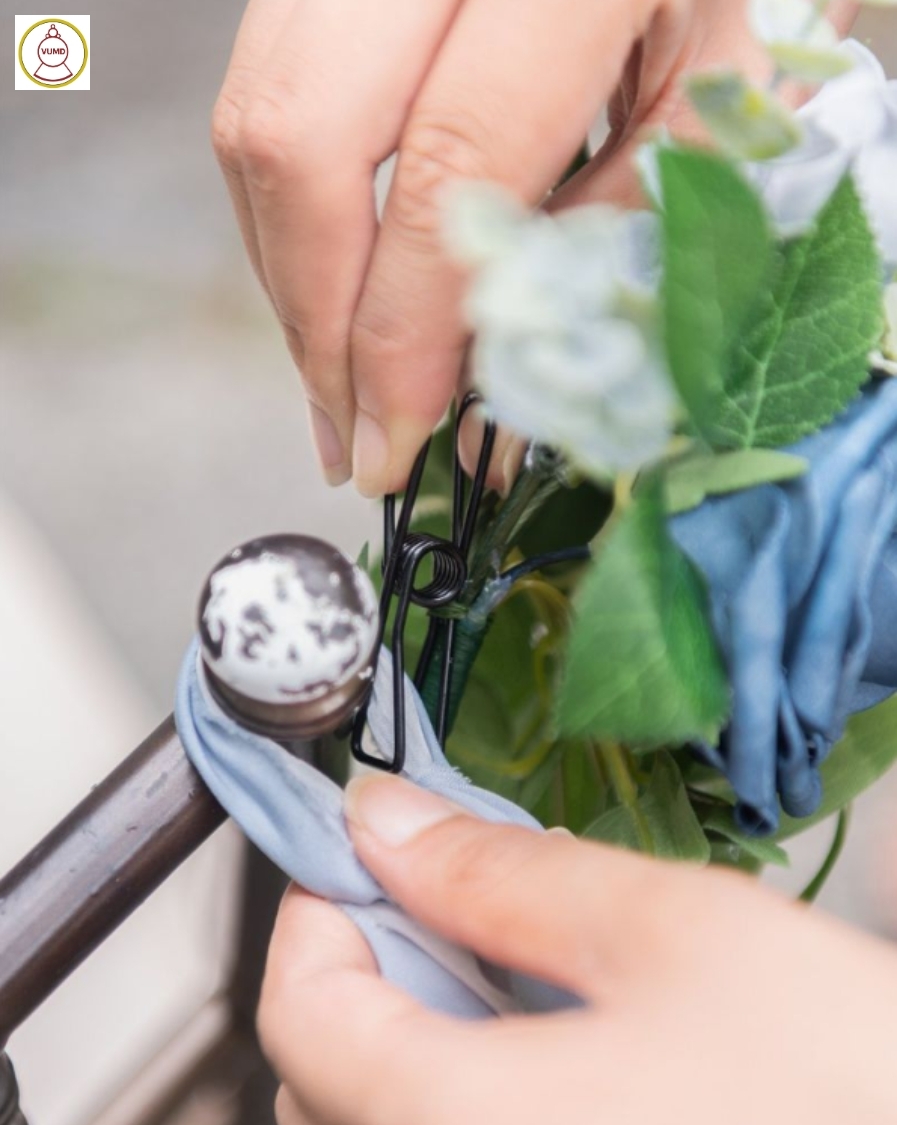 Nơ hoa trang trí ghế